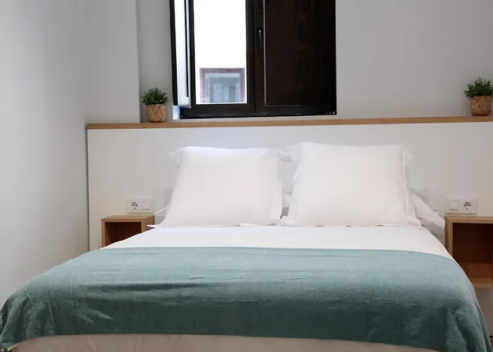 La Estrella De Tarsis * سانتيانا ذيل مار