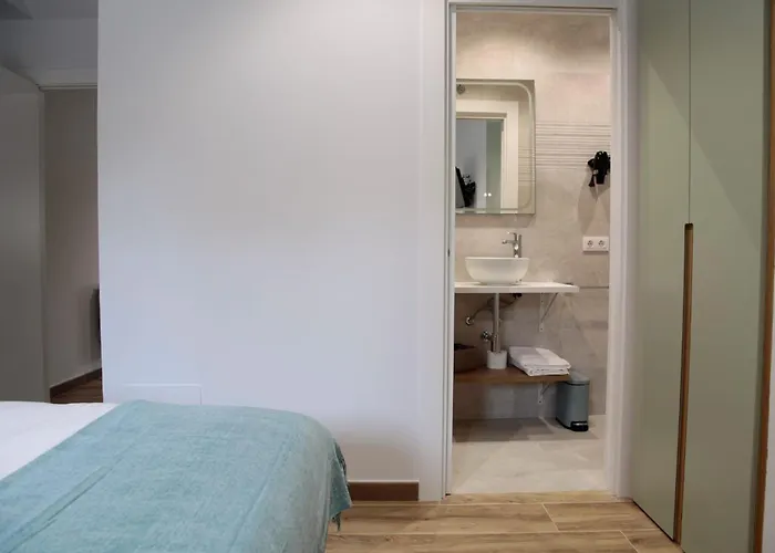 La Estrella De Tarsis * سانتيانا ذيل مار